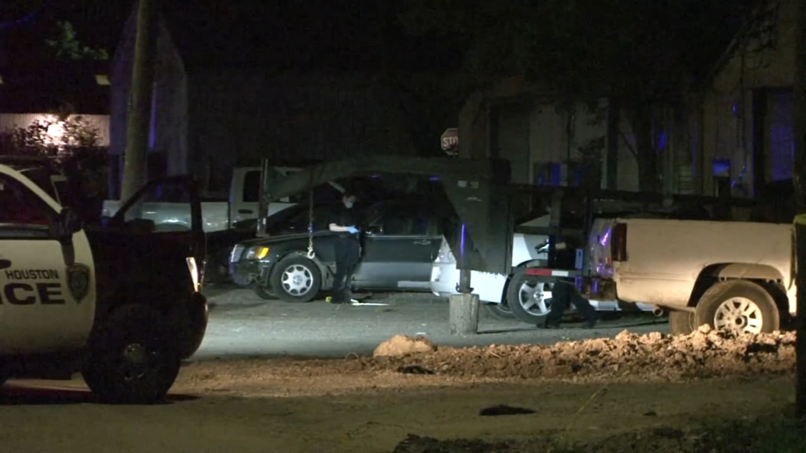 Man found shot to death outside SE Houston bar - ABC13 Houston