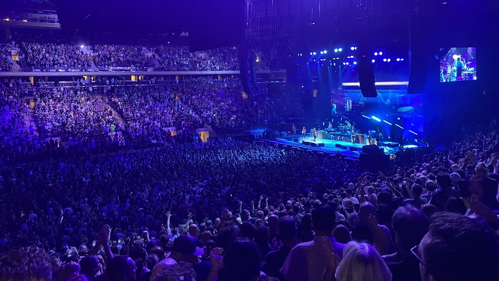 Foo Fighters hold first 100 percent capacity concert at Madison Square Garden