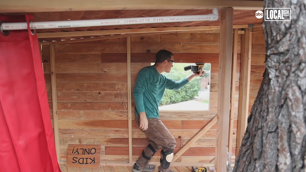Magician conjures up new career building treehouses