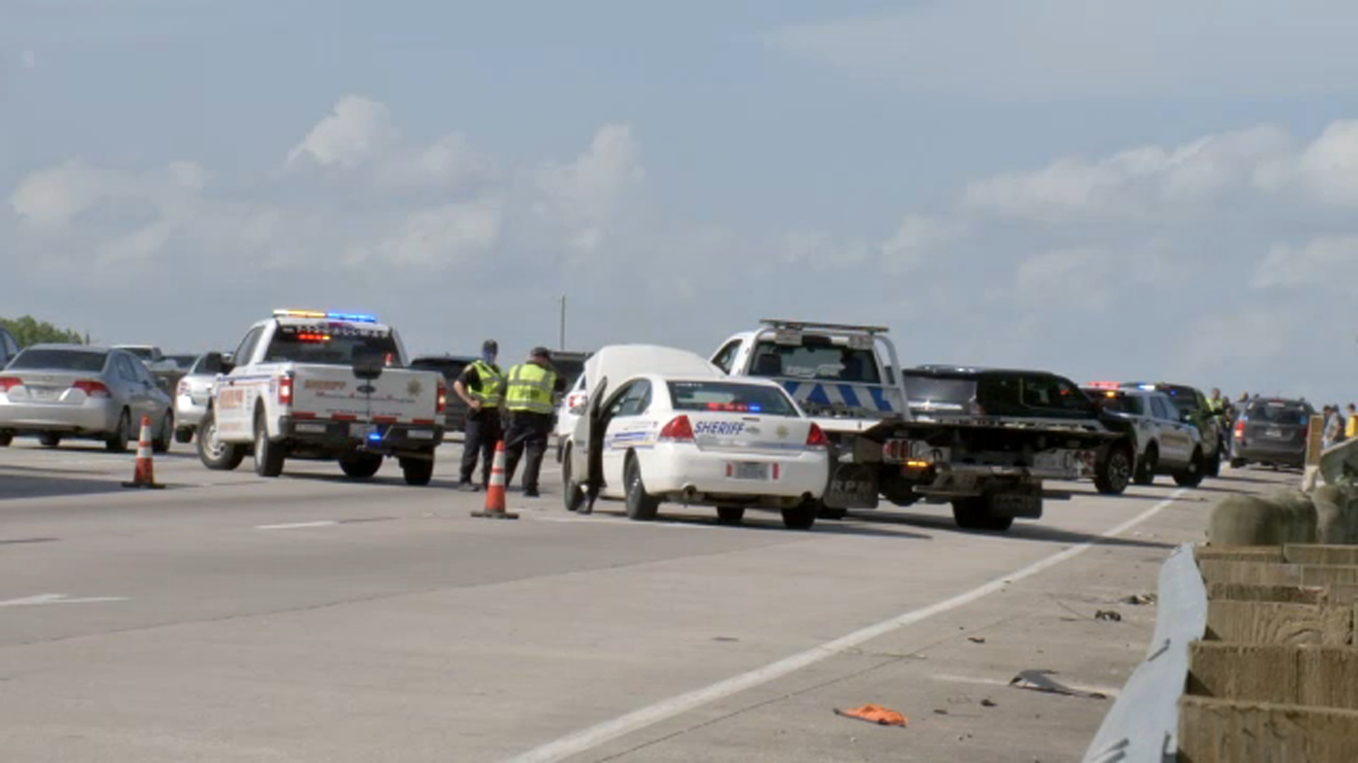 Good Samaritan stops to help road rage shooting victim on freeway