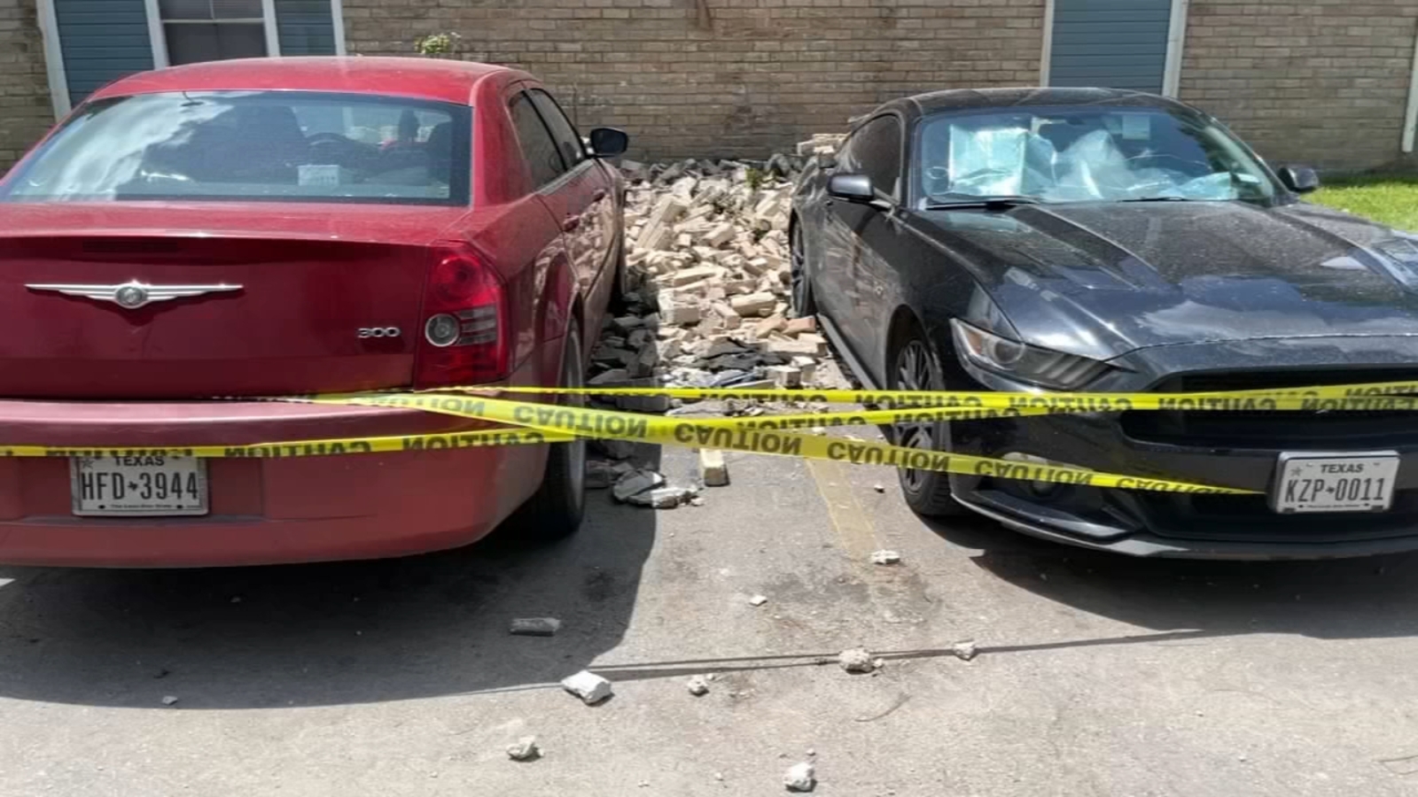 Angleton apartment wall falls off and leaves residents with damaged ...
