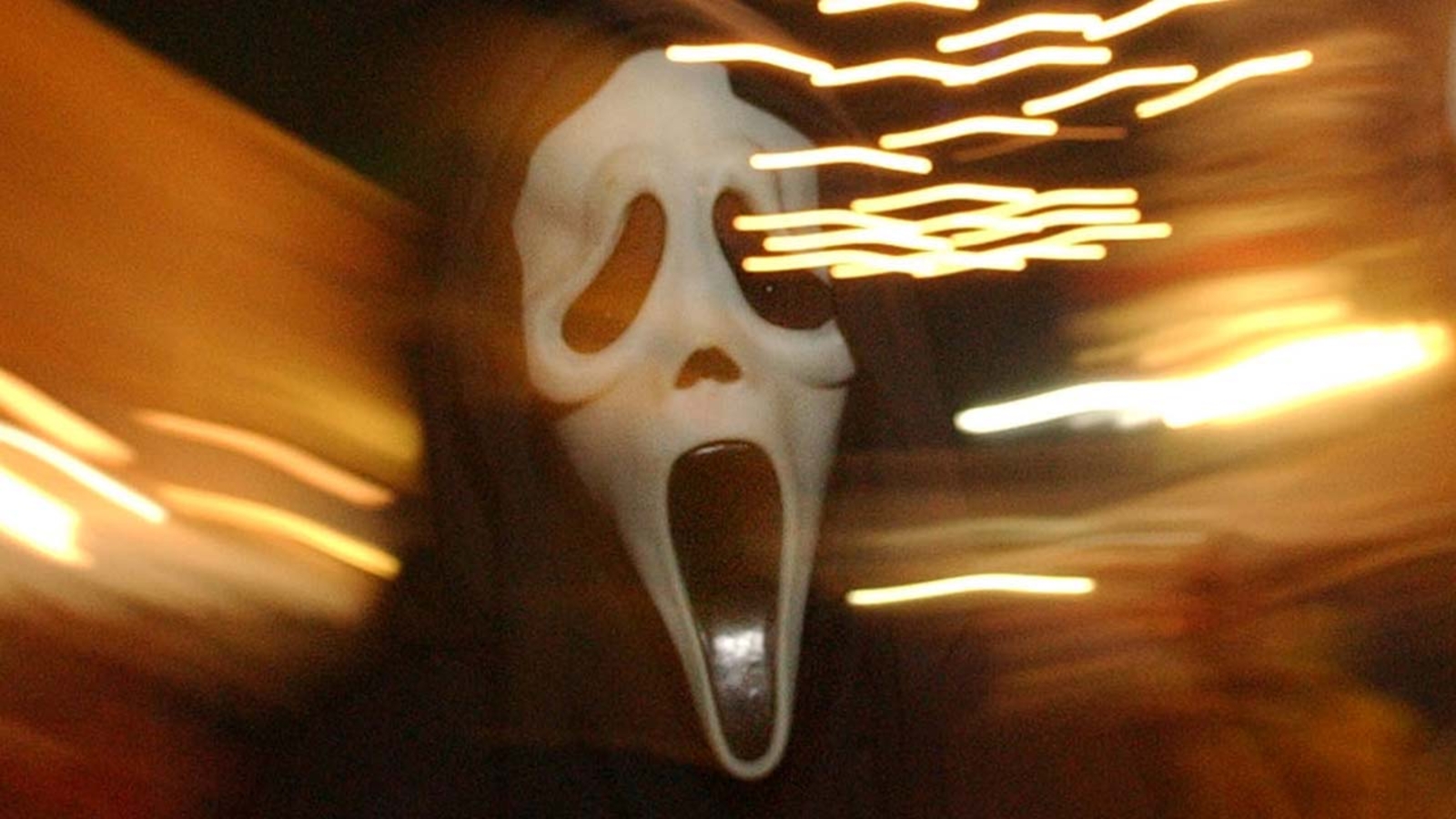 Shenandoah bank heist Robber wearing "Scream" mask surprises employee