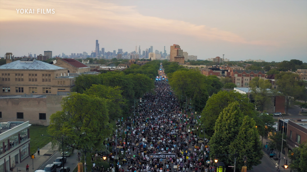 Activist organizes one of Chicago's largest peaceful protests