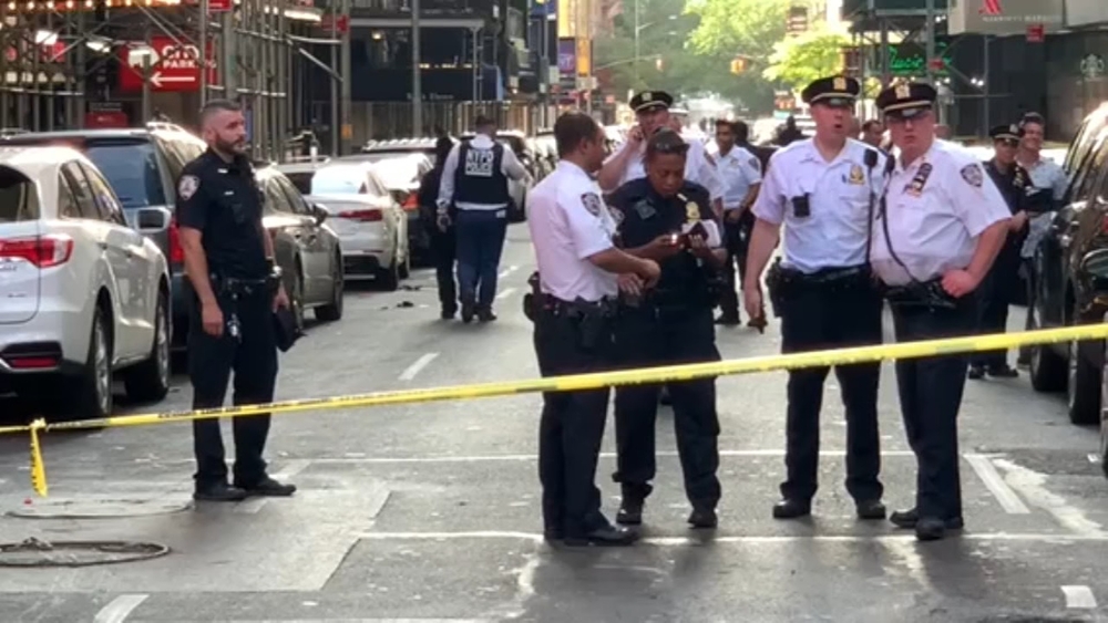 Man visiting from Upstate New York shot in Times Square, police say