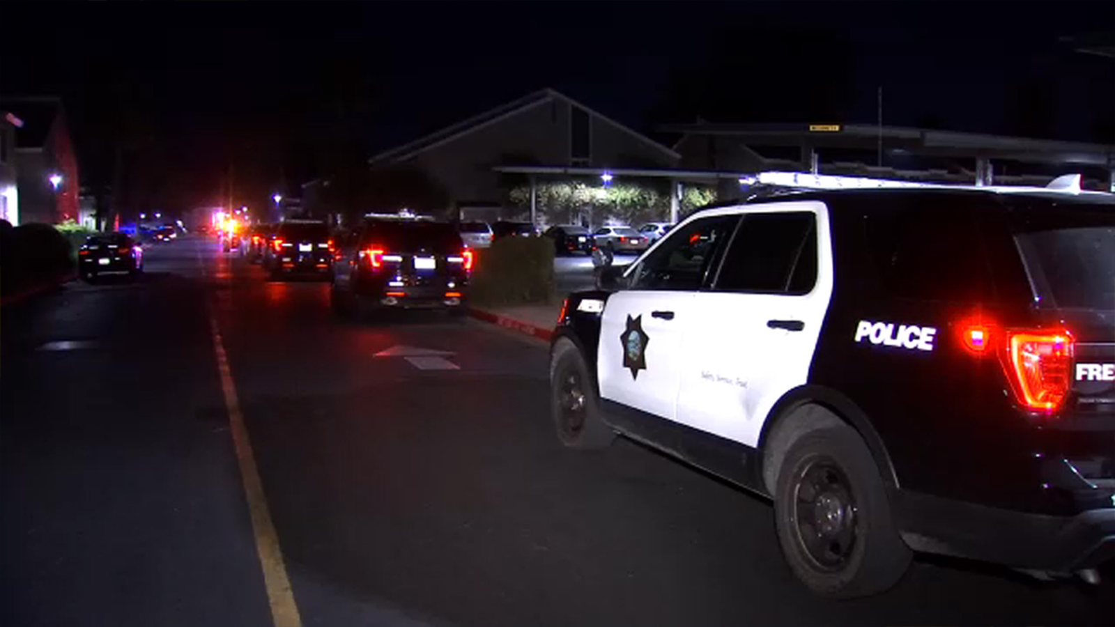 2 shot at apartment complex in central Fresno - ABC30 Fresno