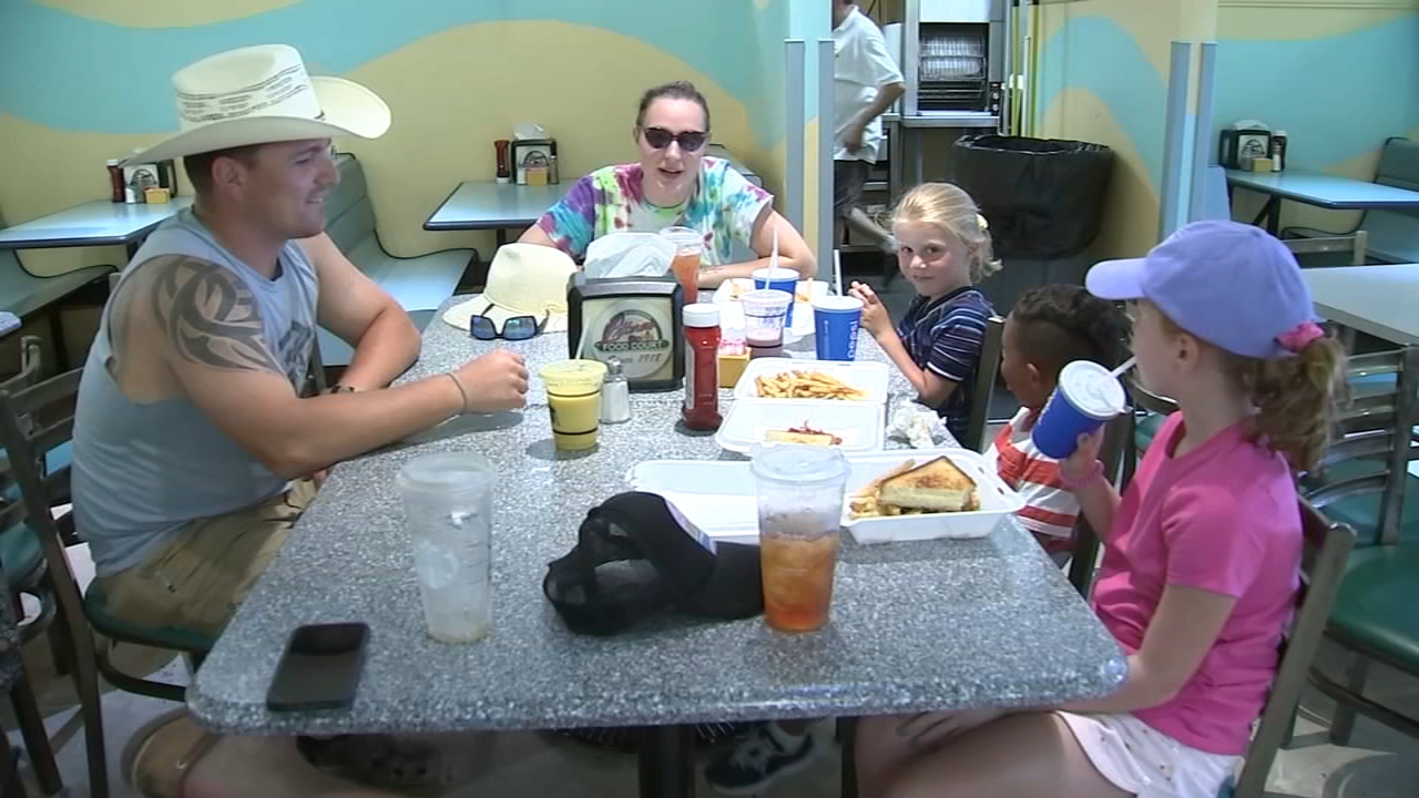 July 4th crowds help business on Ocean City's boardwalk