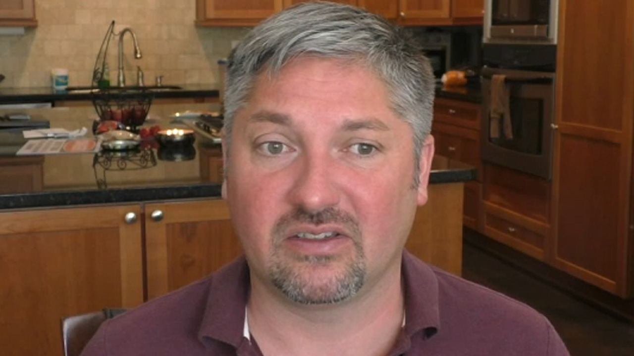 Mayor apologizes for drunken post on deadly high school shooting