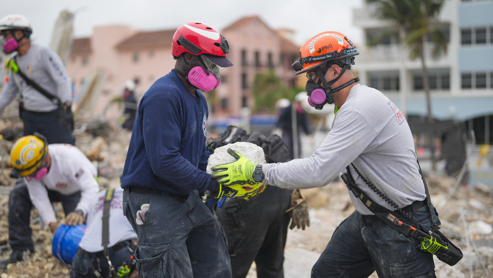 NJ real-life heroes respond to Florida building collapse