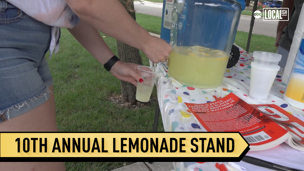 Teen hosts her 10th annual lemonade stand to help local food pantry!