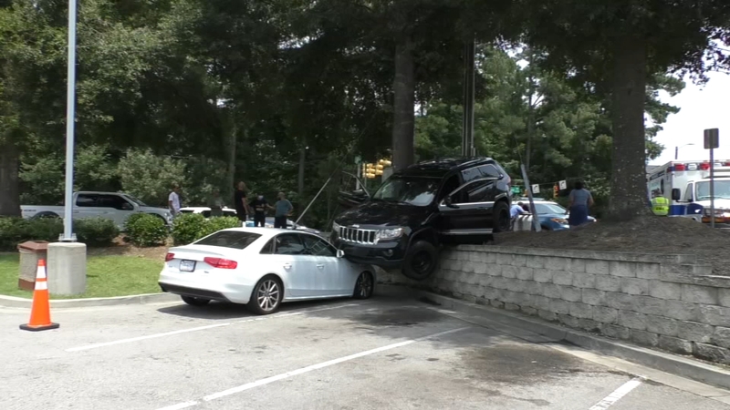 raleigh mcdonald s crash jeep lands on car in mcdonald s parking lot after being struck by stolen car on poole road abc11 raleigh durham raleigh mcdonald s crash jeep lands on car in mcdonald s parking lot after being struck by stolen car on poole road abc11 raleigh durham