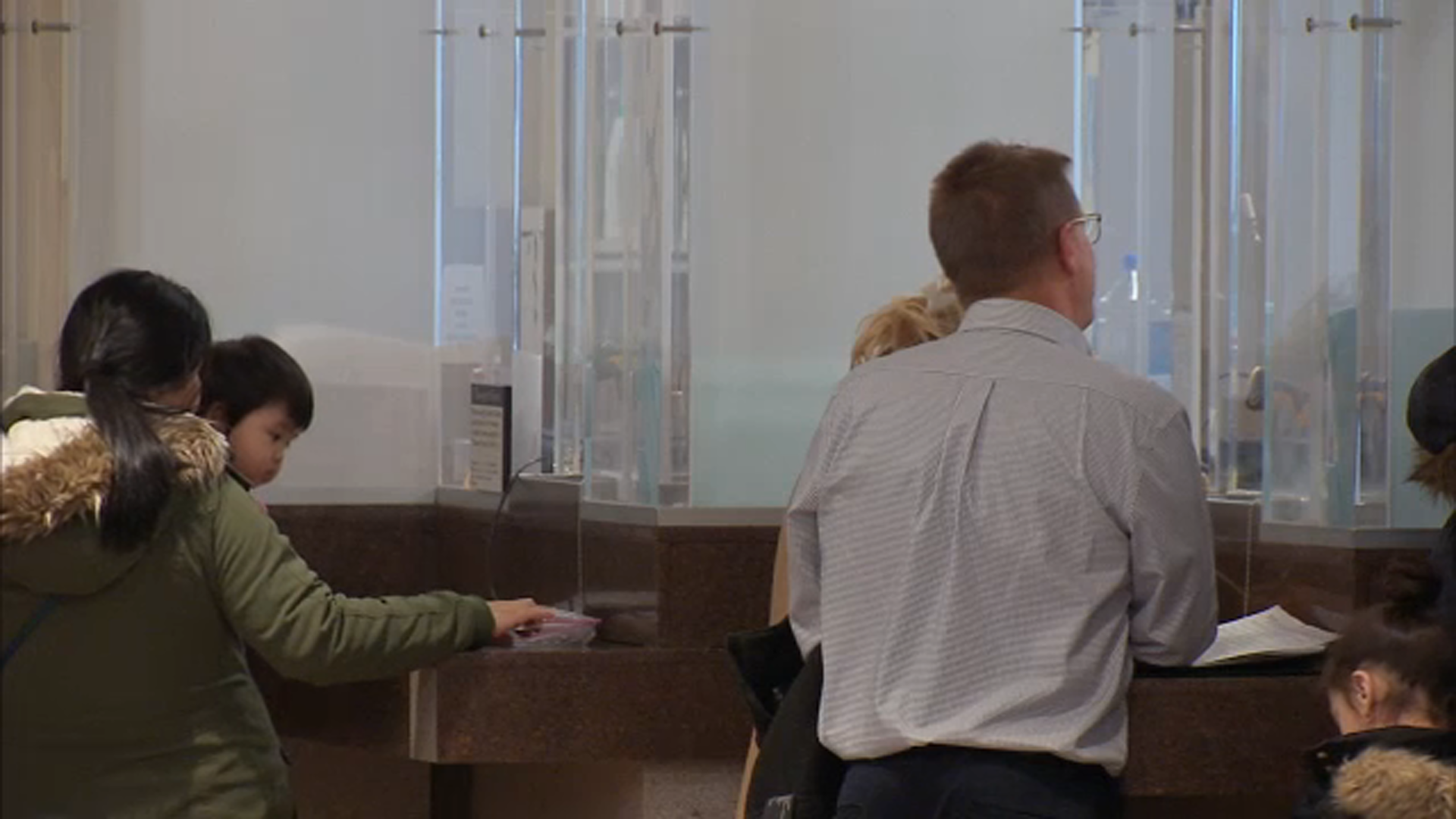 7 On Your Side Passport Backlog Has Travelers Scrambling Frustrated Abc7 New York