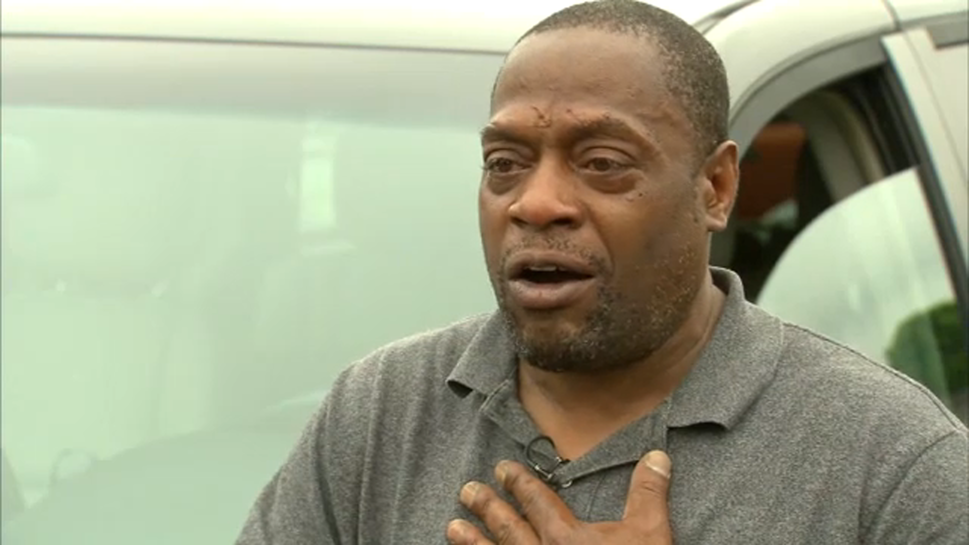 Volunteers making sure homeless family gets back on their feet