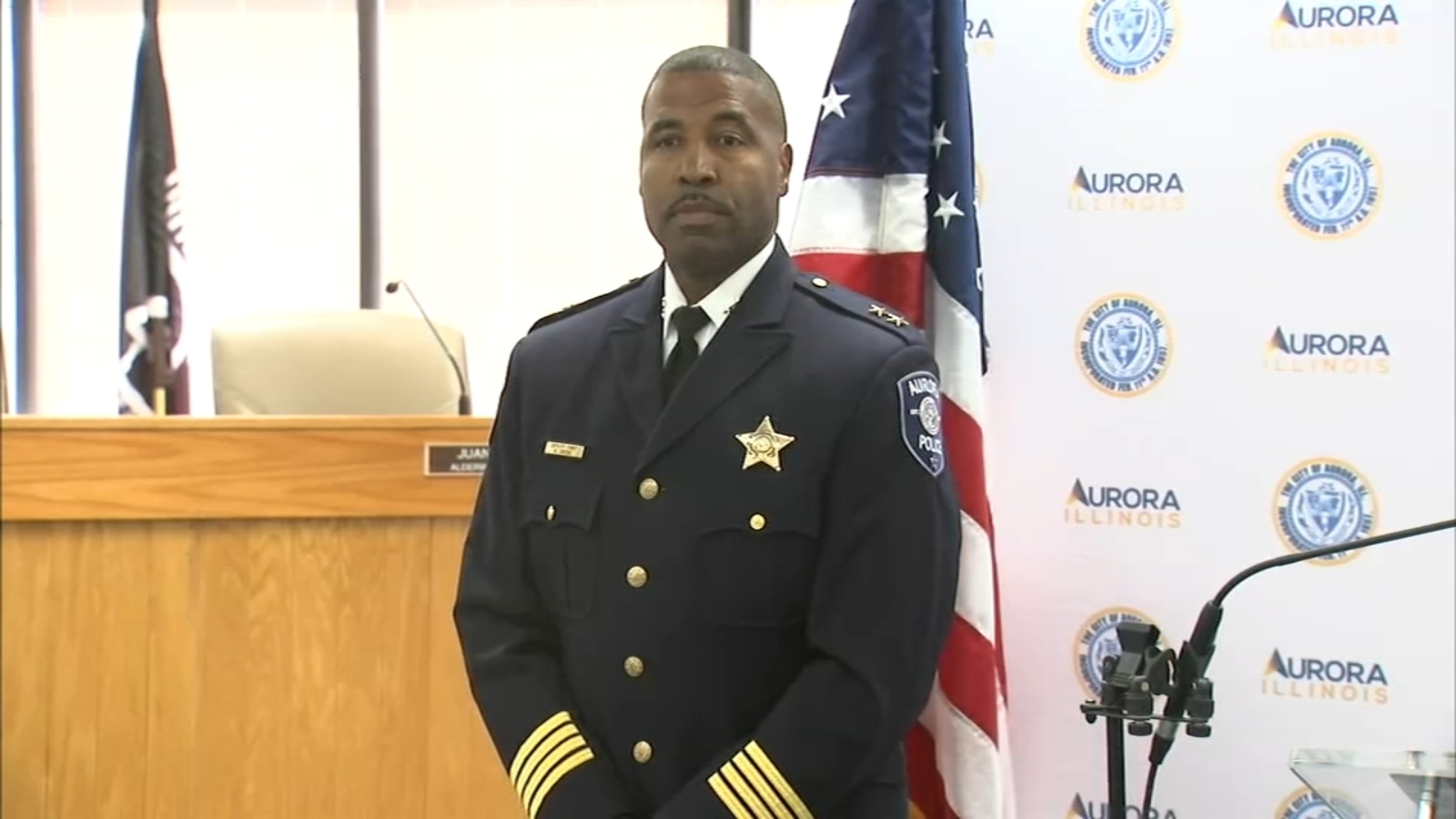 Aurora mayor Richard Irvin taps veteran cop Keith Cross to lead police ...