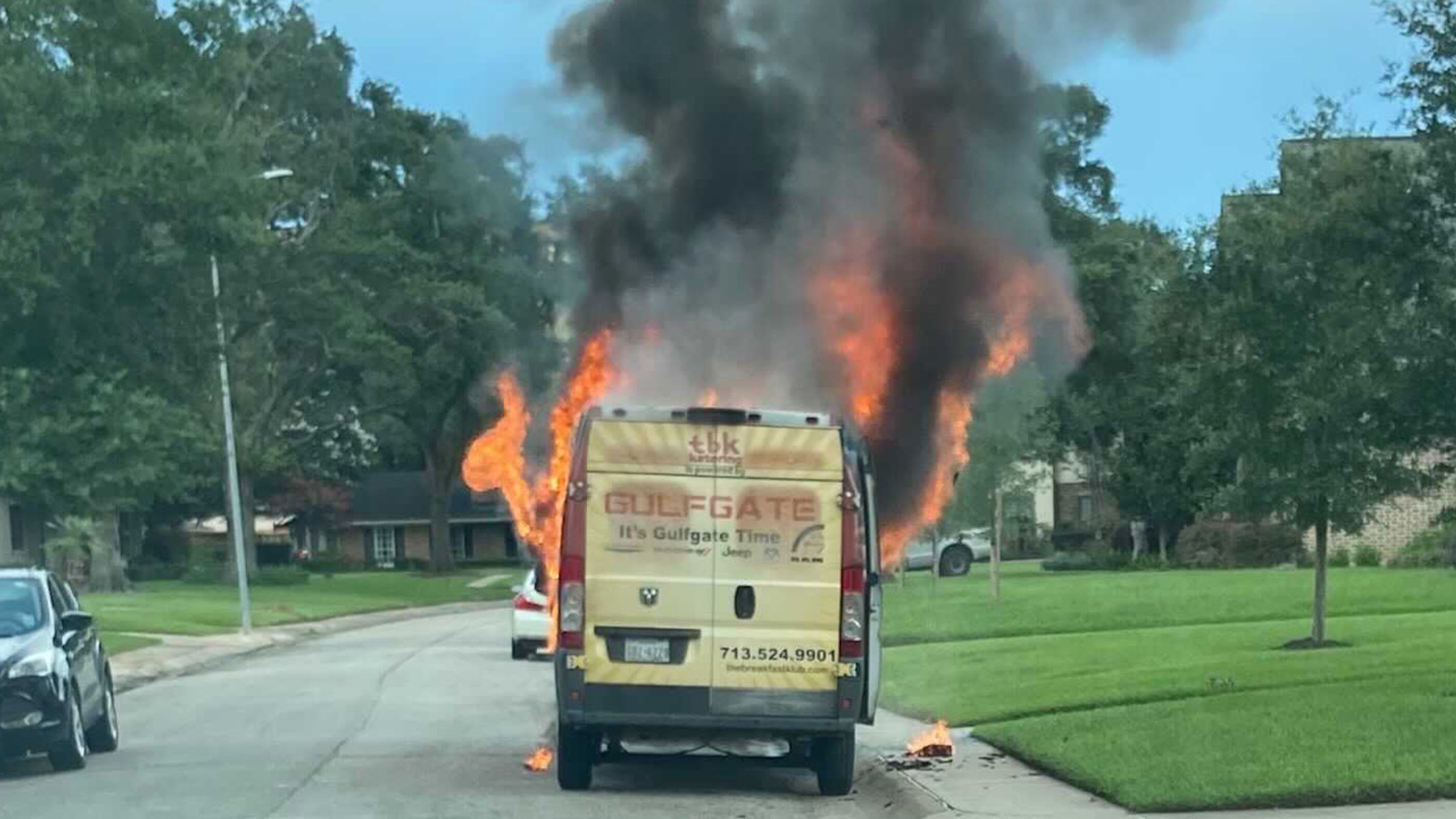 The Breakfast Klub Food Truck Catches Fire At Council Member S Birthday Fundraiser Abc13 Houston