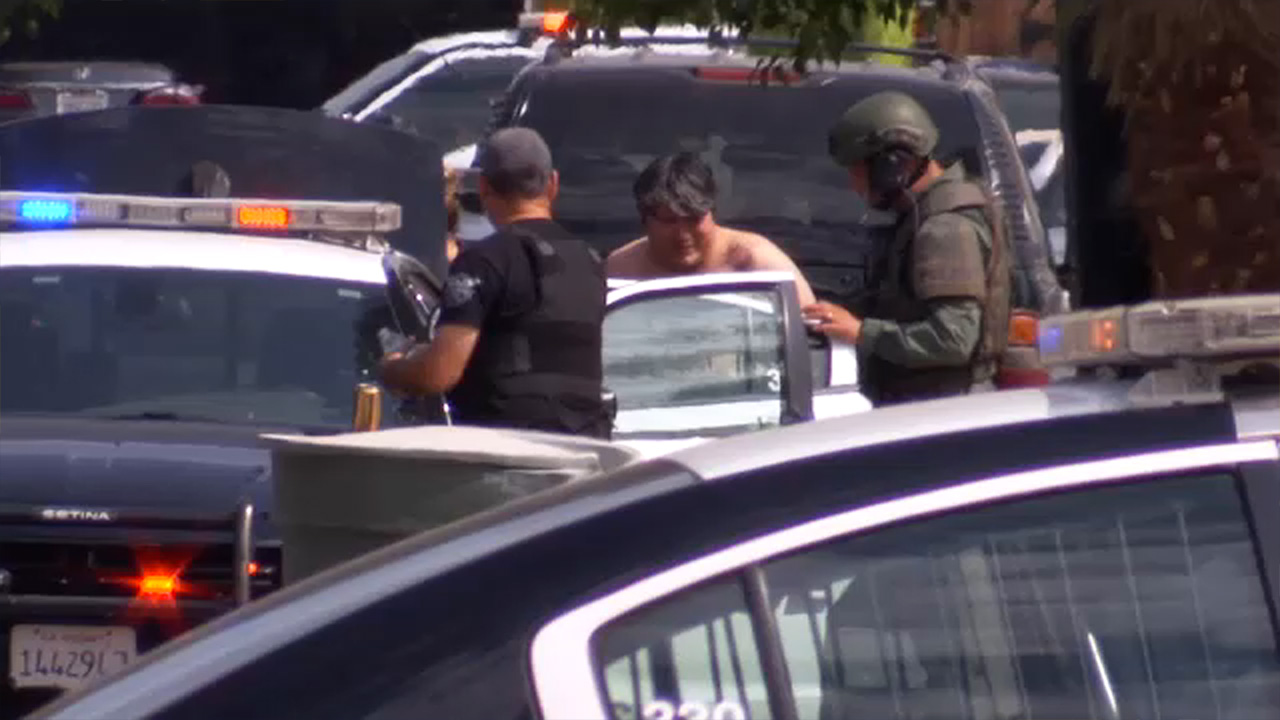 Police: Man who shot 2 at Visalia home surrenders to officers