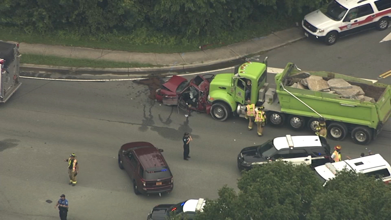 Crash closes part of Fordham Blvd. in Chapel Hill; 3 hospitalized