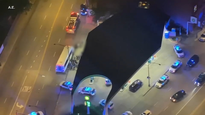 Chicago Violence 8 Shot In Old Town Near Clark Lasalle In City S 3rd Mass Shooting In 6 Hour Span Cpd Says Abc7 Chicago