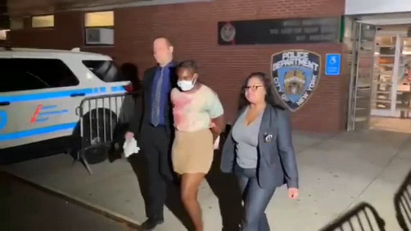 25 Year Old Woman Facing Charges For Allegedly Assaulting 4 Asian Victims In Queens Abc7 New York