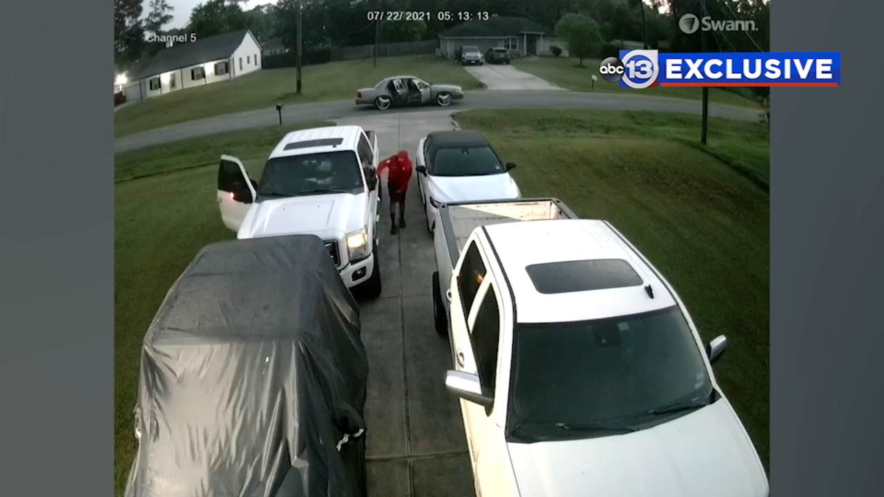 Neighbor Sends Warning To Those In The Huffman Area After 2 Armed Car Thieves Took Her Belongings In Broad Daylight Abc13 Houston