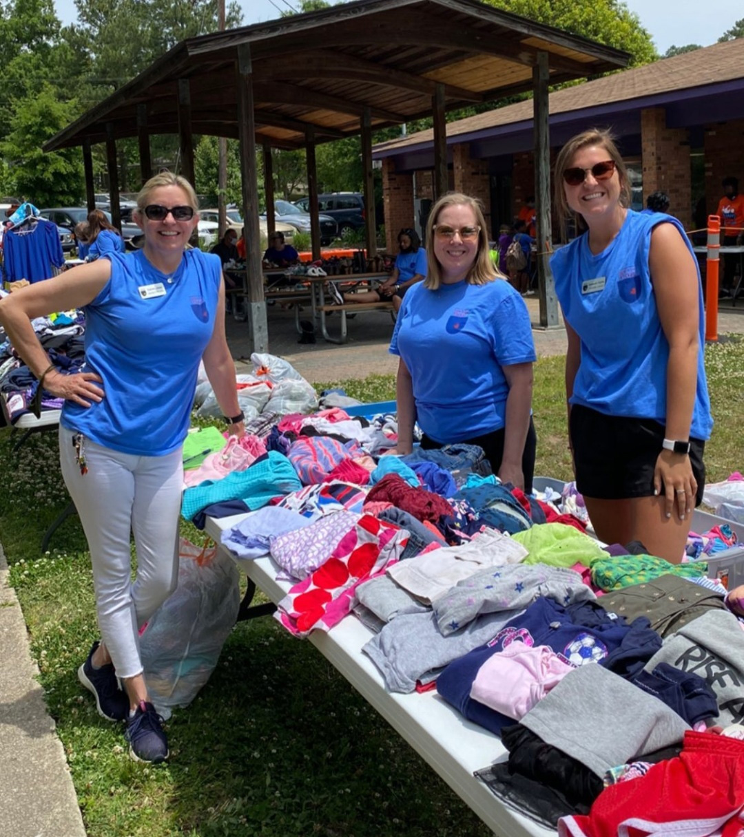 Note in the Pocket organization clothes children in need, August