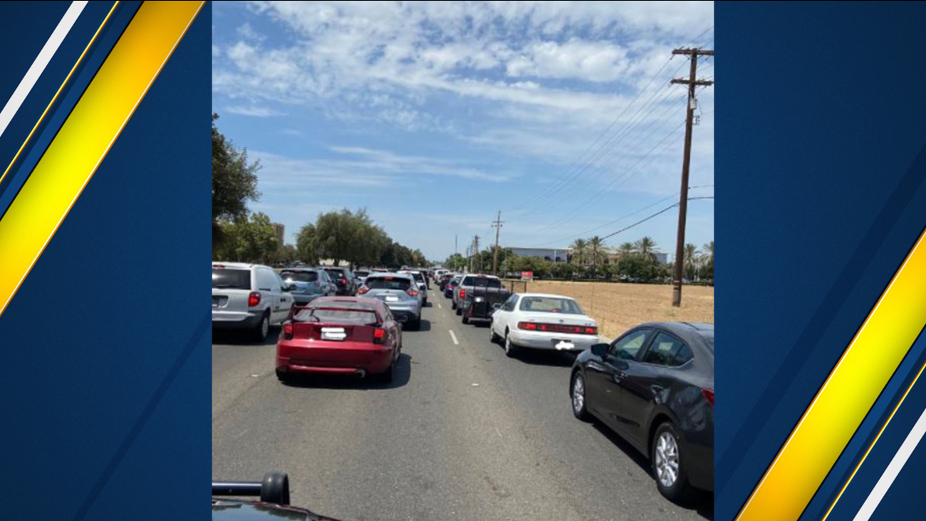 Multivehicle crash causes traffic jam on Herndon Avenue in northeast