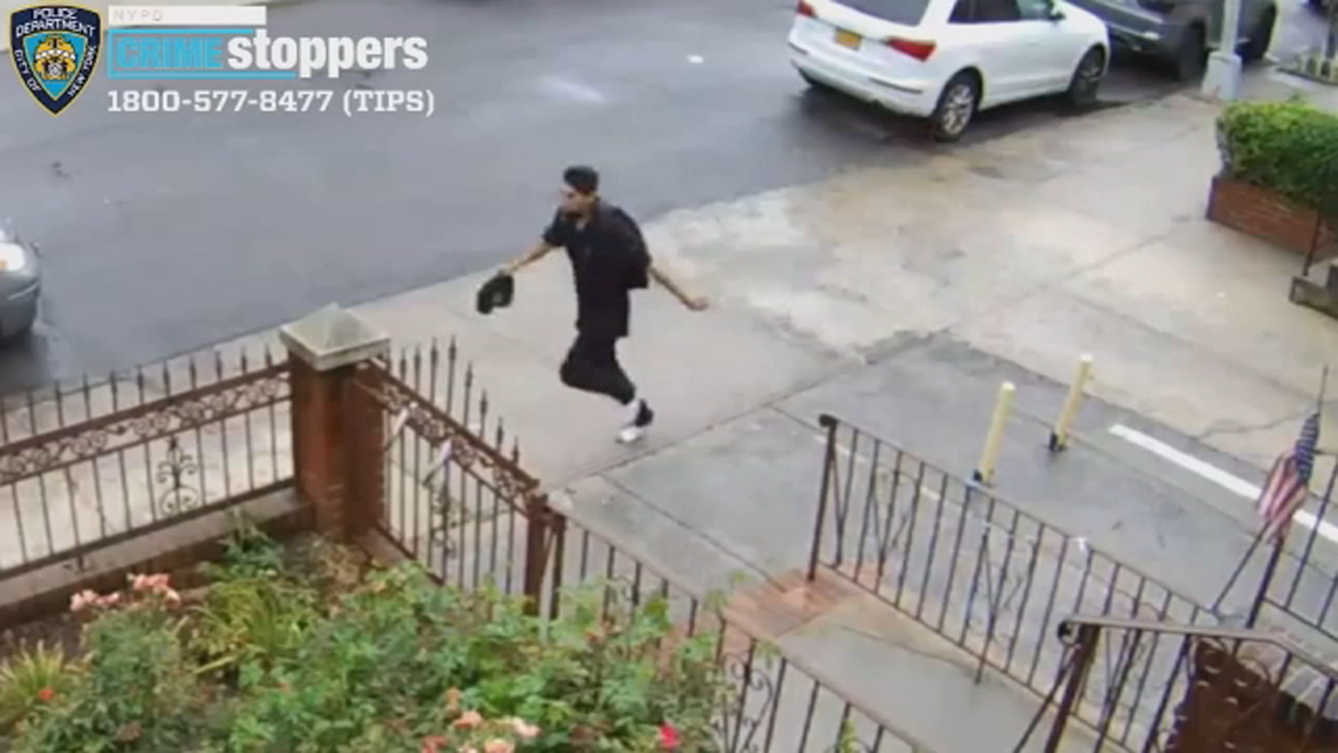 11-year-old girl dragged into alley, assaulted and robbed in NYC