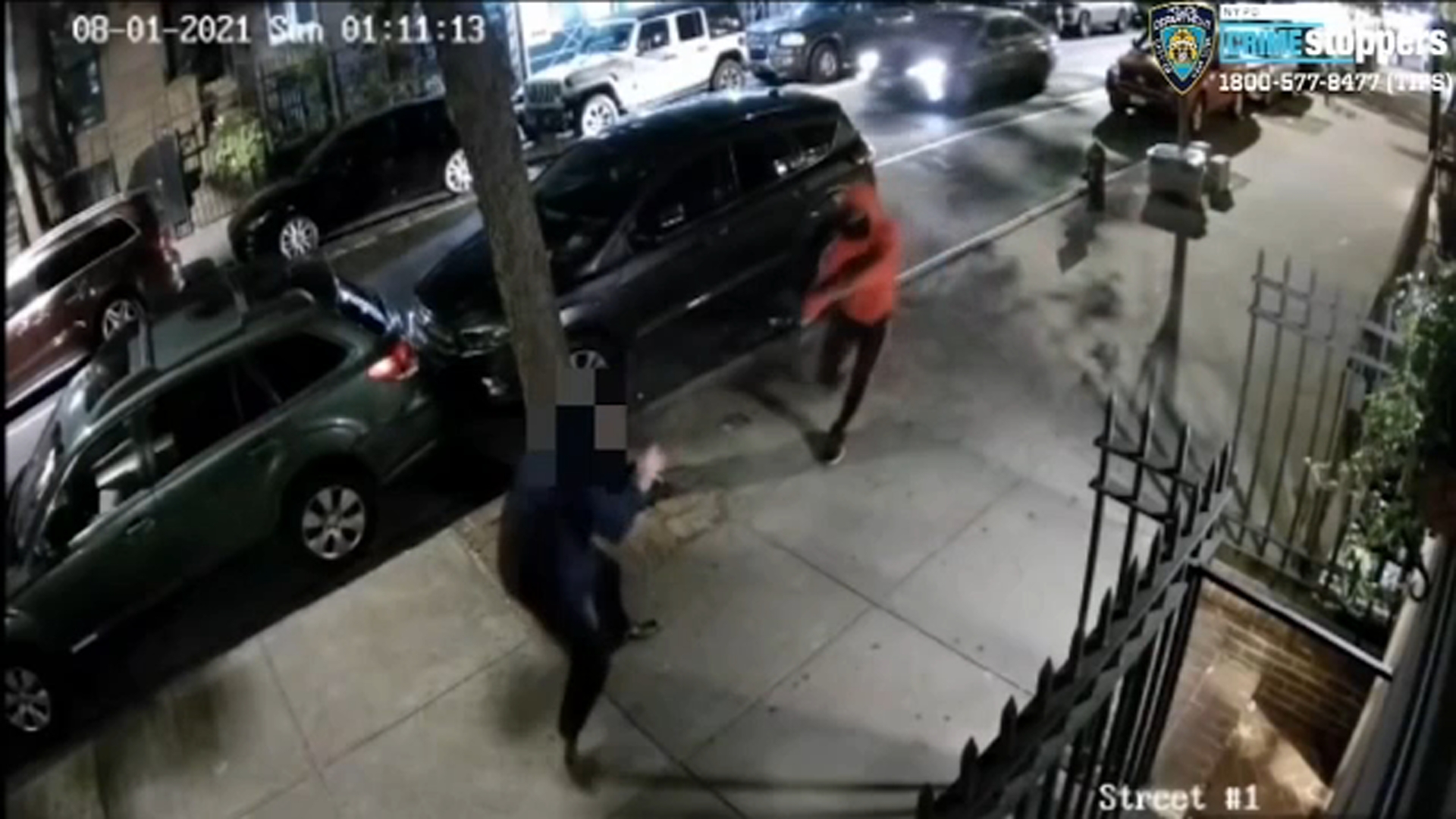 Video shows robbery, shooting of man in Kips Bay