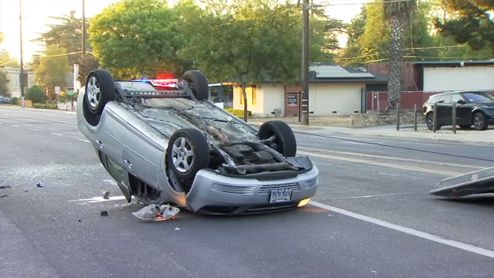 Car flips after hitting parked vehicle in central Fresno ABC30 Fresno