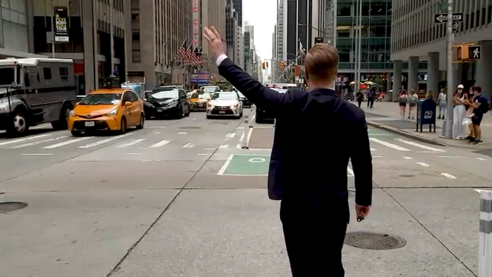 Lack of drivers, NYC workers l...