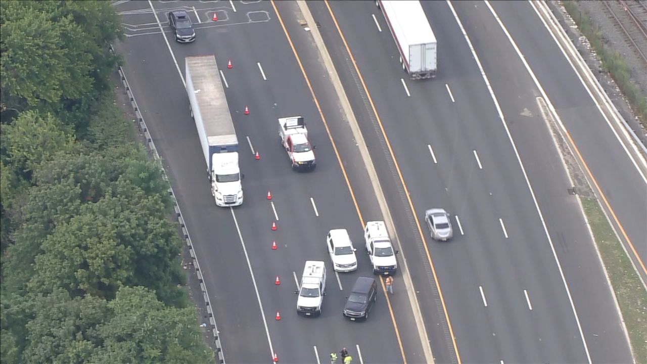 Chopper 6 over fatal pedestrian accident on I-676 in Camden, NJ