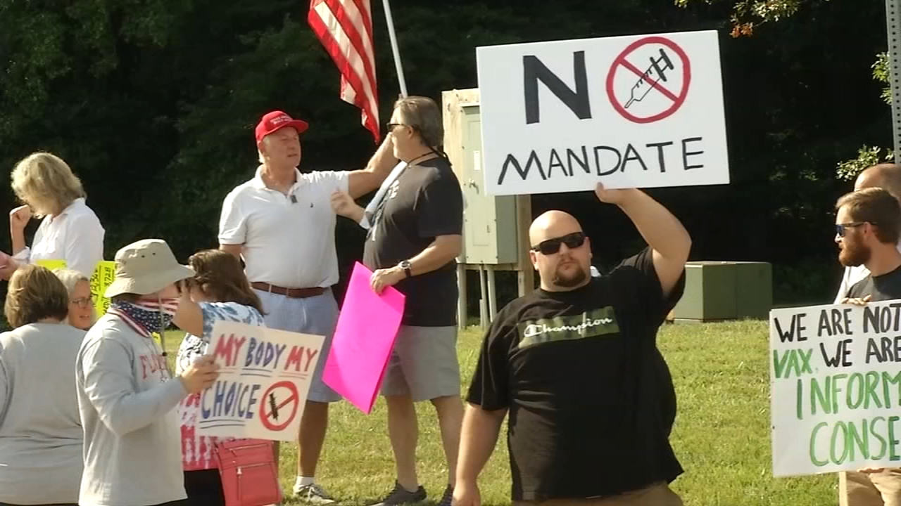 Hundreds protest against mandatory vaccine for Del. hospital staff