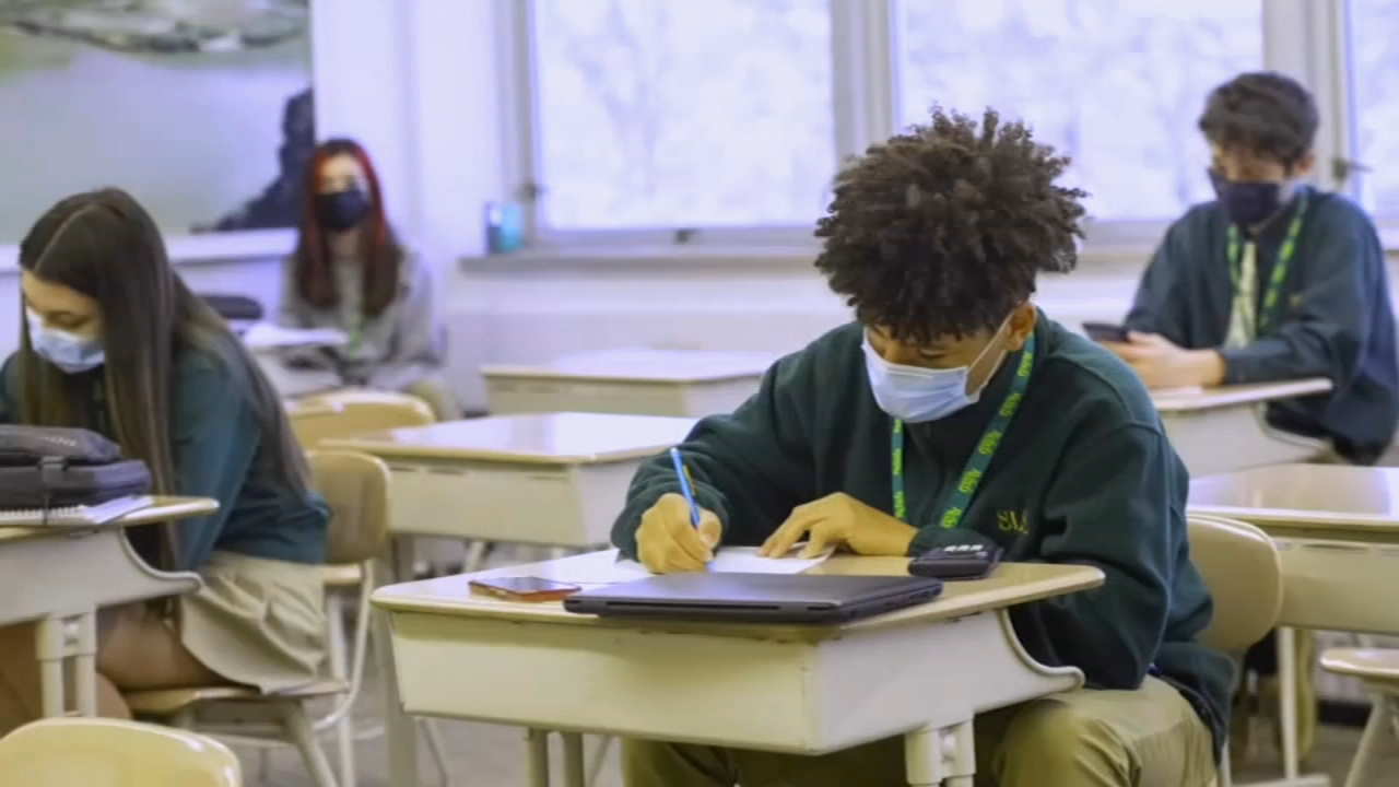 Face masks required in all Delaware schools
