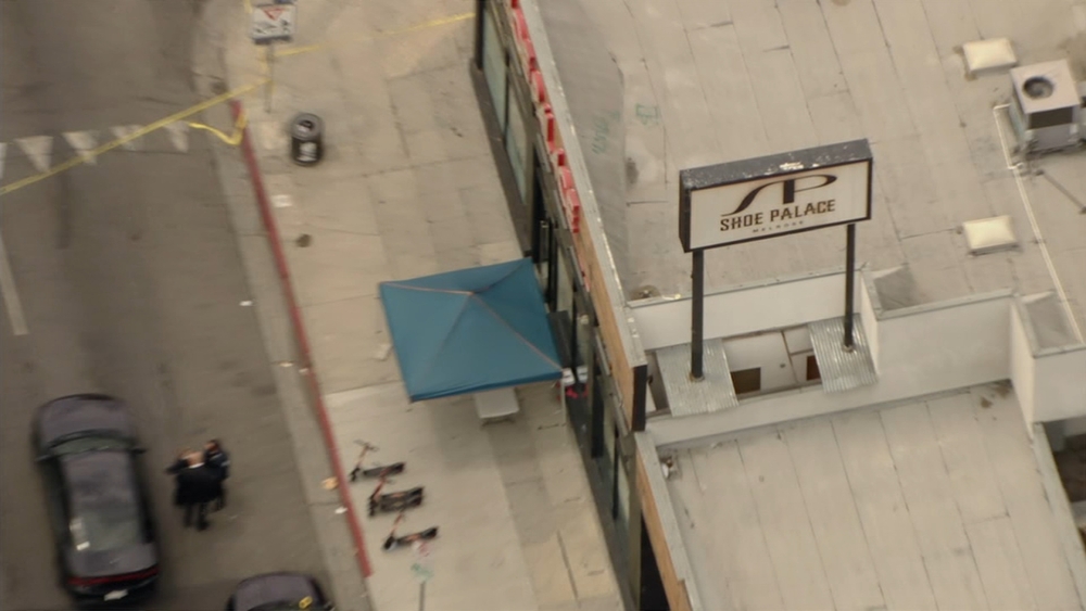 1 person fatally shot at Shoe Palace store in Fairfax district