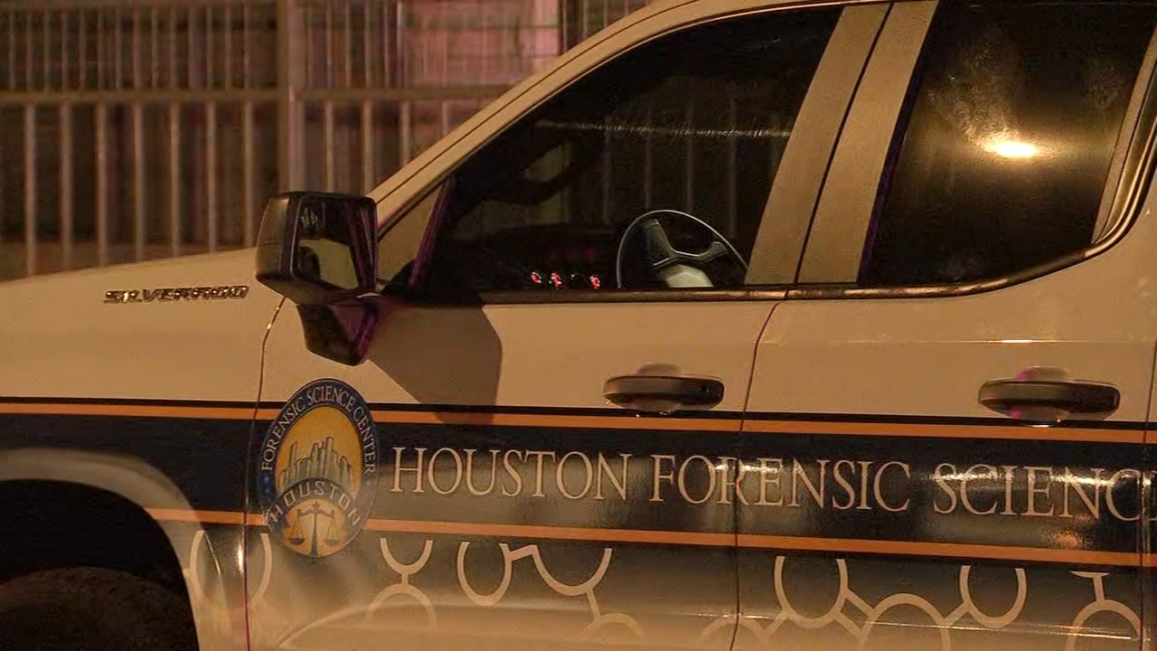 Man dies after he was accidentally shot at apartment, HPD says