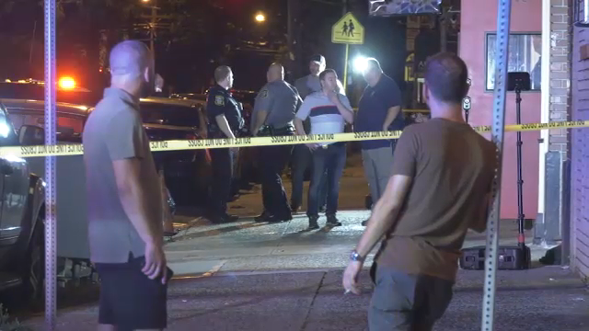 4 wounded in shooting involving off-duty officer at Newark bar