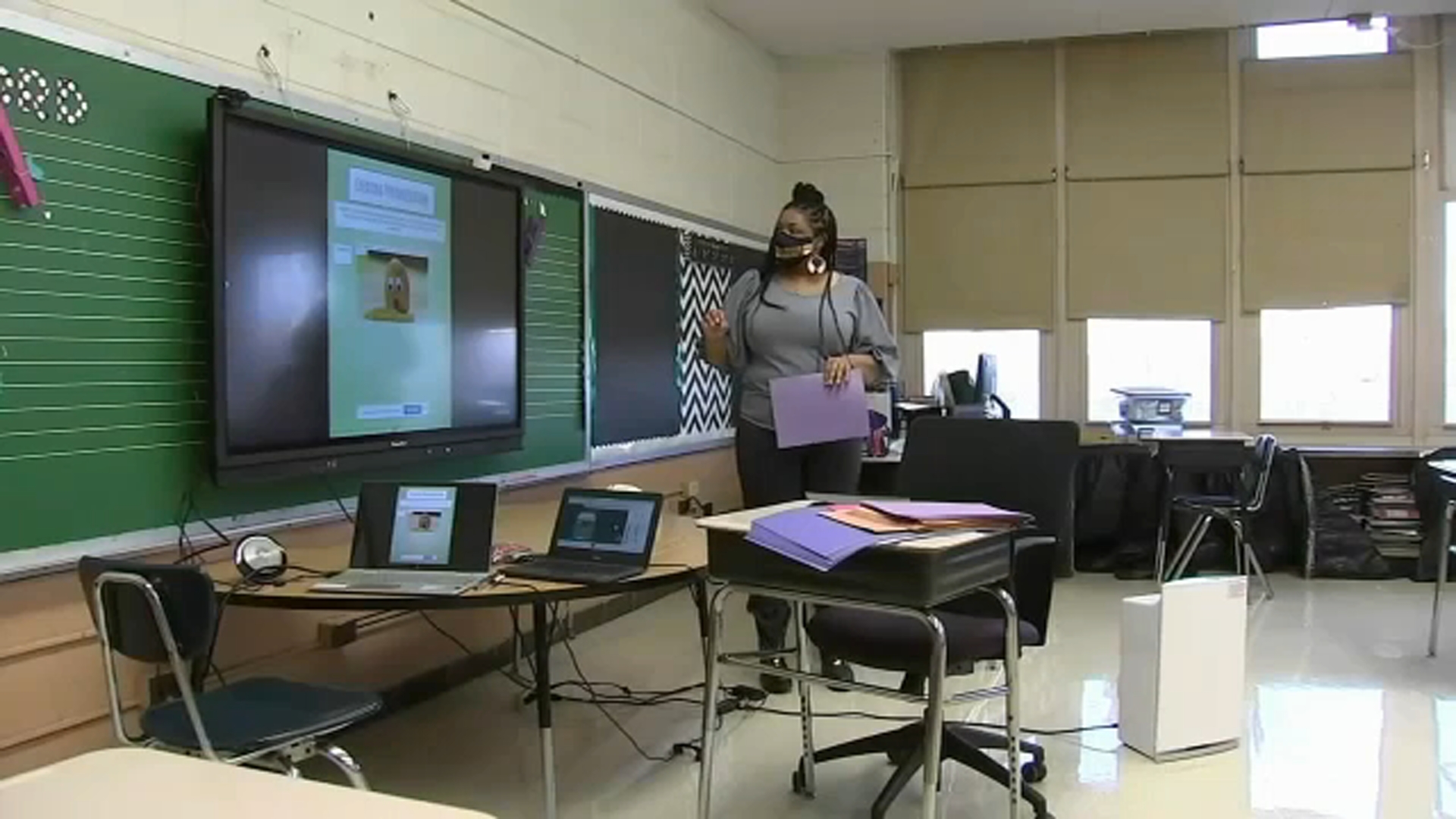 Chicago Public Schools To Require Covid Vaccine For All Employees Abc7 Chicago