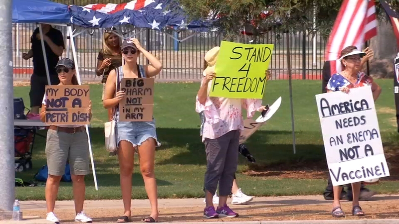 Dozens Gather In Fresno To Protest California S Vaccine Mandate Abc30 Fresno