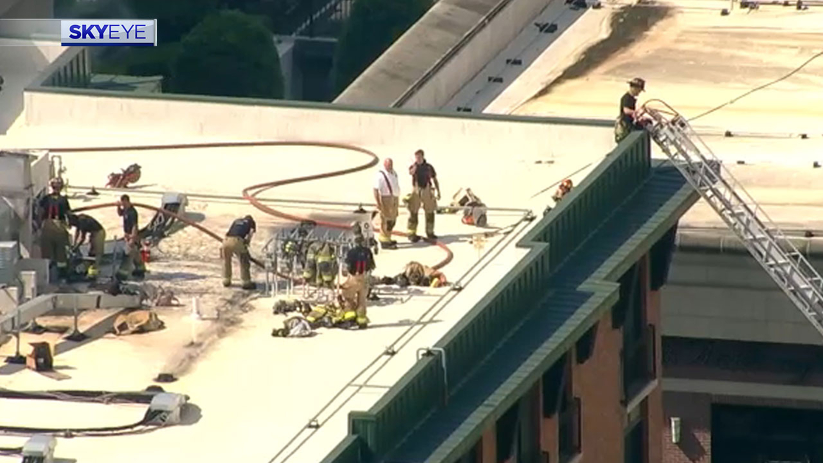 Firefighters battle 2-alarm fire at downtown Houston apartments - ABC13 ...