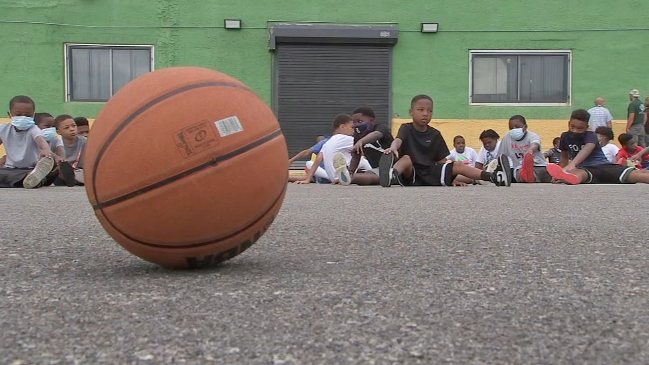 Councilmember hosts free basketball camp for inner-city youth