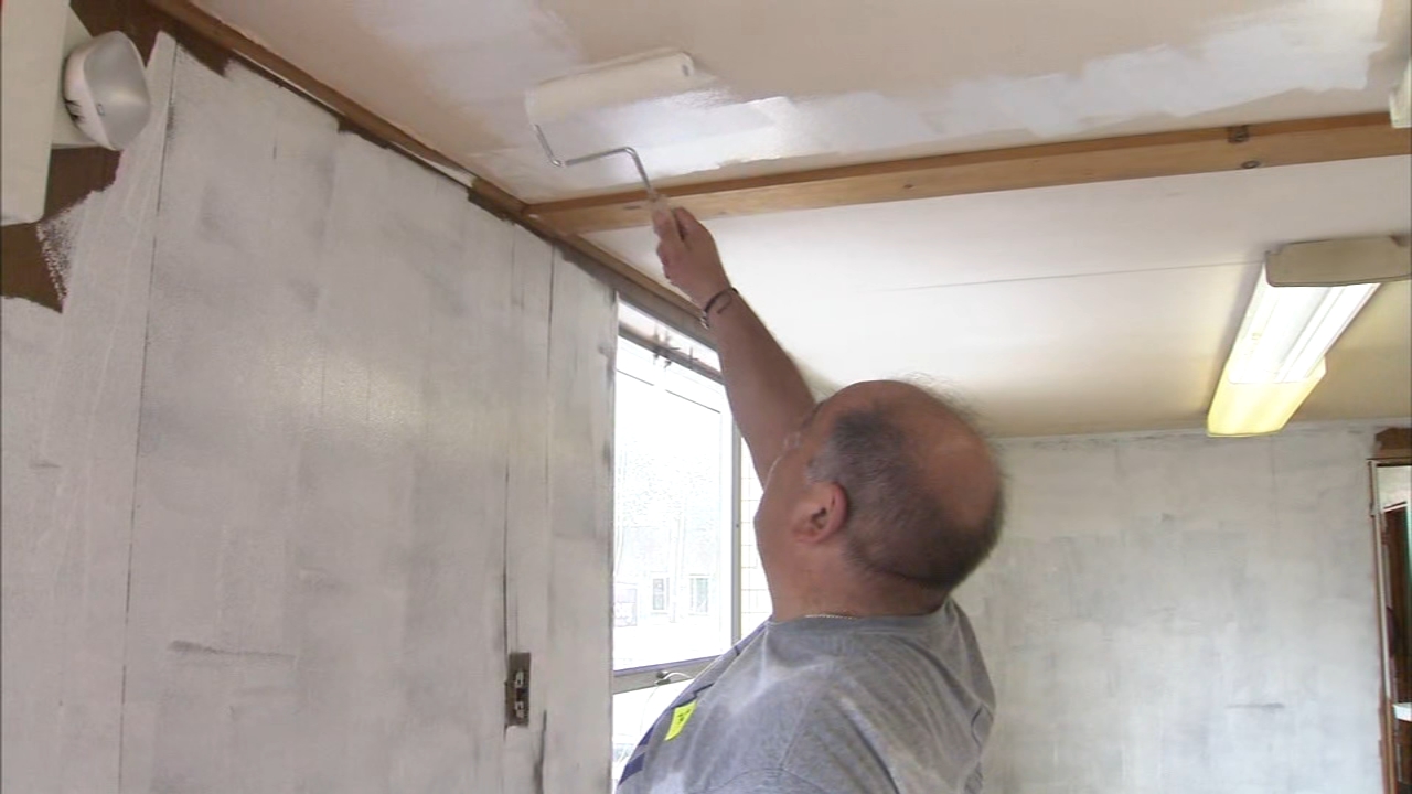Delco volunteers help build new headquarters for Teachers Teammates