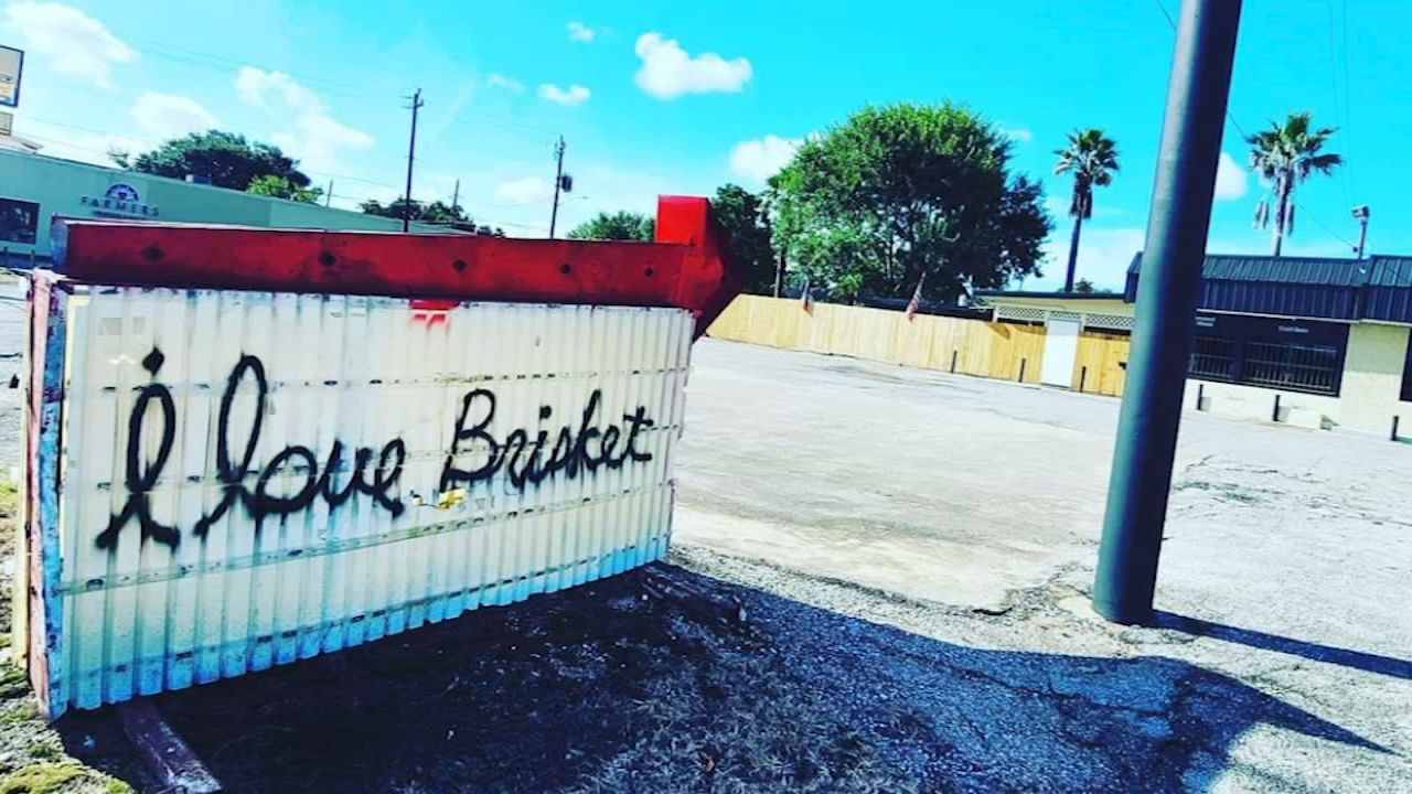 East End barbecue joint's unique sign to be removed after inspector's order