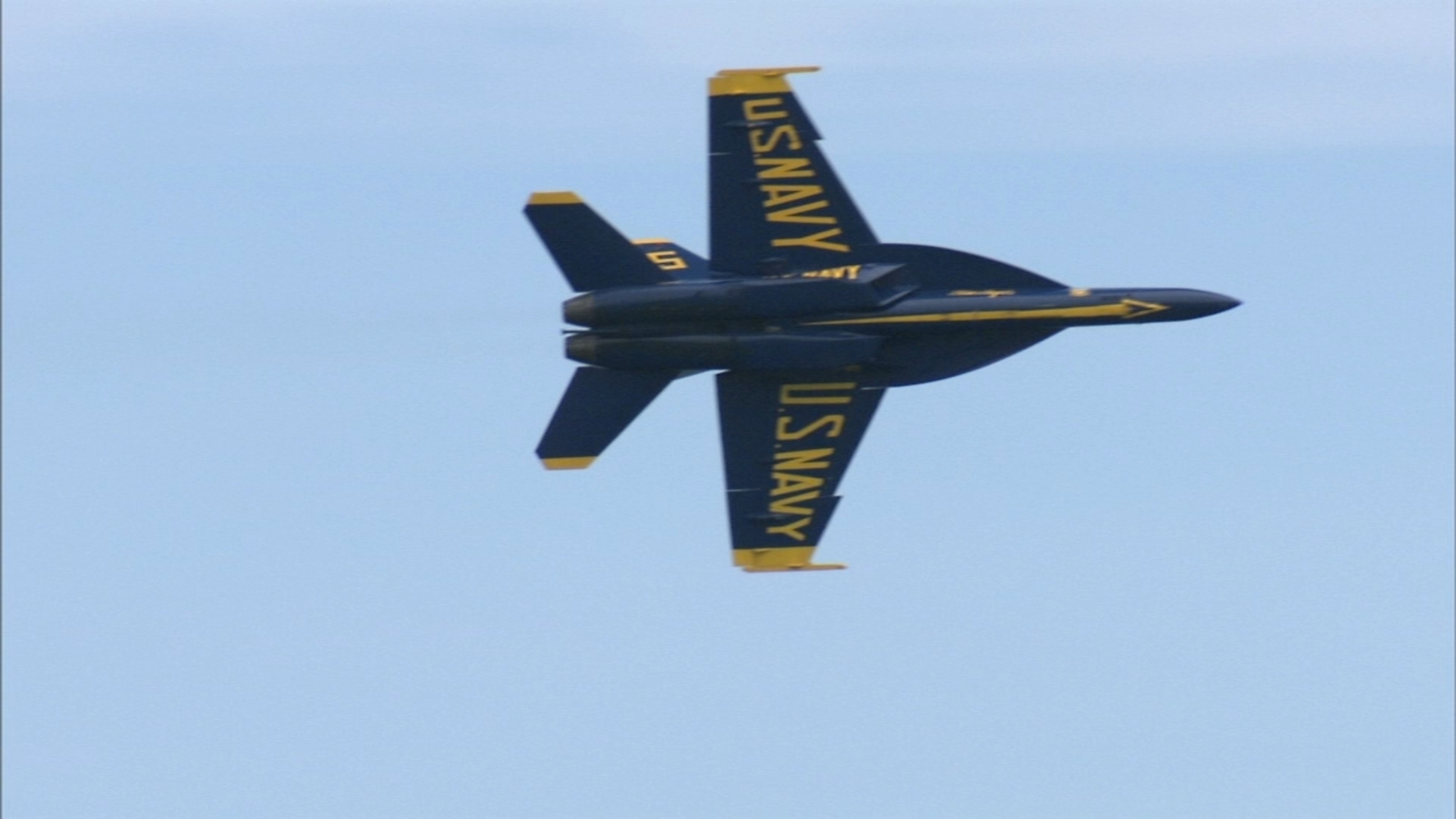 chicago-air-show-2021-blue-angels-fly-over-lakefront-this-weekend