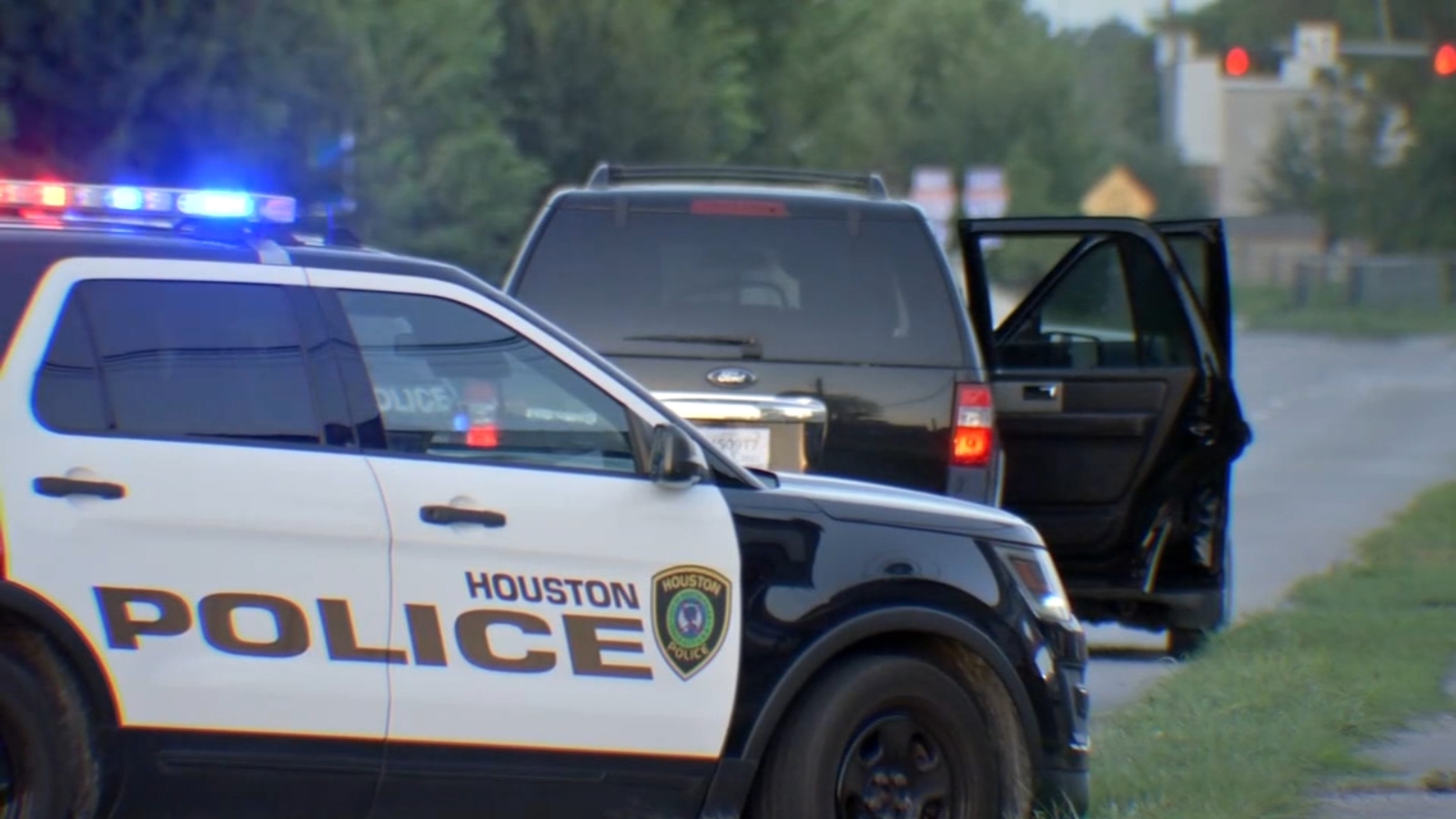 9 Year Old 6 Month Old Injured In Road Rage Shooting On The North Loop Hpd Says Abc13 Houston