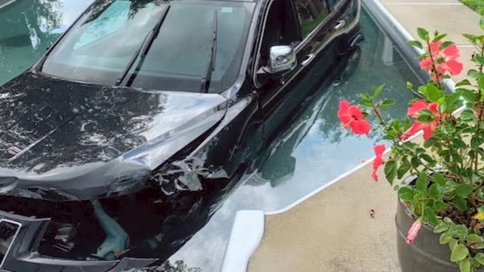 New Jersey Driver Loses Control Crashes Into Backyard Pool 6abc Philadelphia