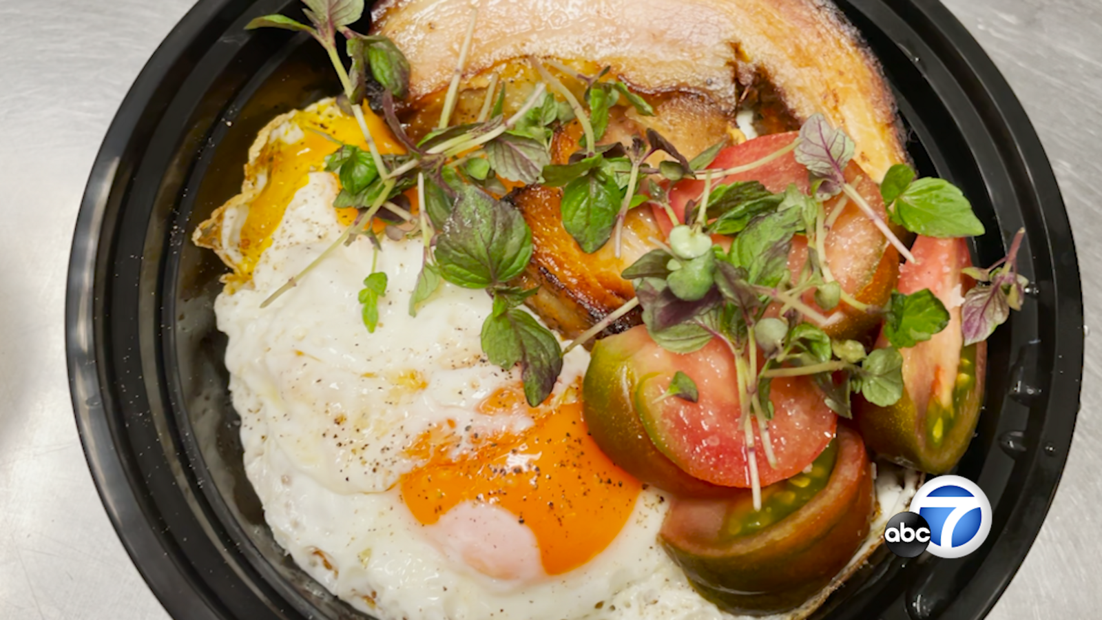 Find Your Favorite Filipino Flavors At This Dtla Restaurant Abc7 Los Angeles