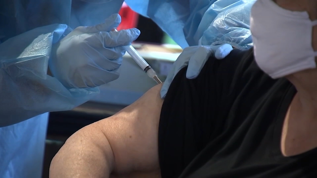 Delta Airlines Announces 200 Health Premium For Unvaccinated Workers And Other Employers Are Likely To Follow Expert Says Abc7 San Francisco