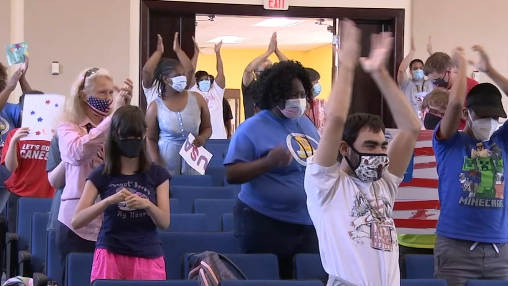 Morehead School for the Blind party cheers on Paralympian