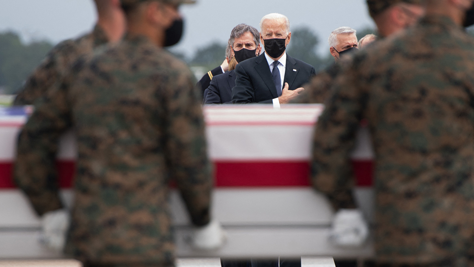 Afghanistan Updates President Joe Biden Pays Respects To 13 Us Soldiers Killed In Kabul Airport Attack At Dover Air Force Base Abc7 Chicago