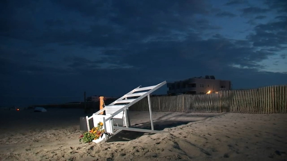 Lifeguard killed after lightning strike on New Jersey beach
