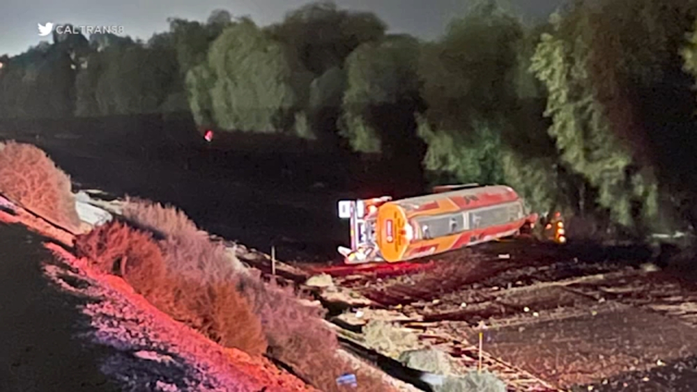 Large fuel spill prompts closure of 10 Freeway in Banning